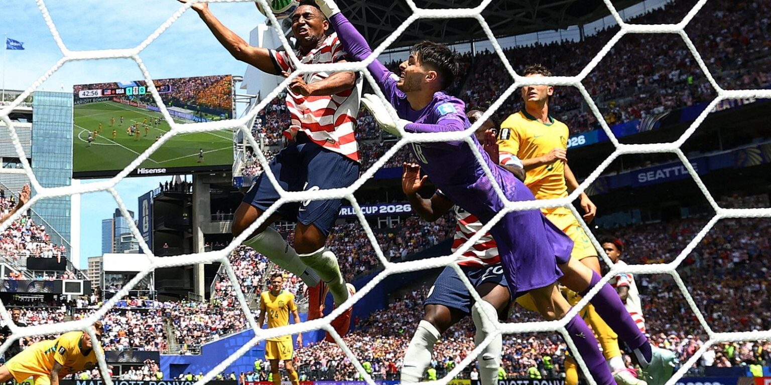 estados-unidos-bate-a-australia-e-fica-perto-da-classificacao