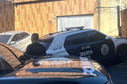 policia-faz-pericia-na-casa-de-menino-morto-com-suspeita-de-envenenamento-na-baixada-e-apreende-celulares-de-parentes