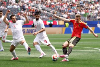 belgica-esbarra-em-paredao-do-ira,-empata-de-novo-e-ve-classificacao-sob-risco-na-copa-de-2026