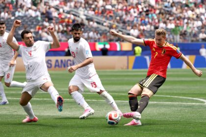 belgica-esbarra-em-paredao-do-ira,-empata-de-novo-e-ve-classificacao-sob-risco-na-copa-de-2026