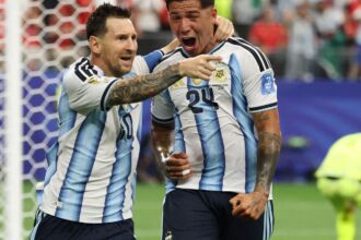 messi-se-isola-na-artilharia-das-copas-e-argentina-vai-ao-mata-mata