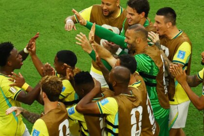 vini-jr.-brilha-e-brasil-se-classifica-em-1o-com-3×0-sobre-a-escocia