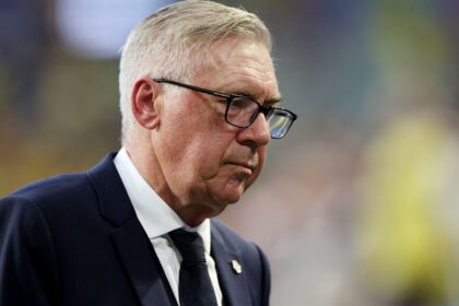 ancelotti-celebra-atuacao-solida,-mas-pede-calma-para-mata-mata