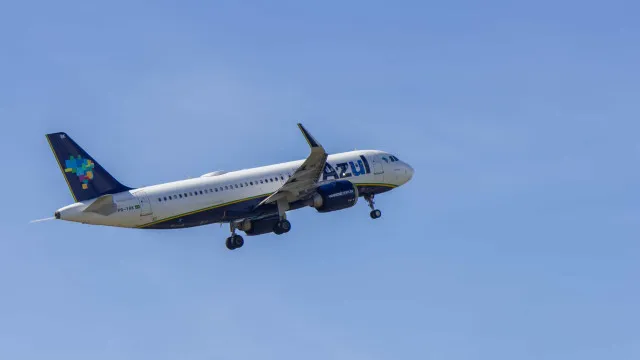 voo-de-lisboa-para-sp-e-desviado-e-passageiros-citam-espera-de-4h:-‘descaso-total’