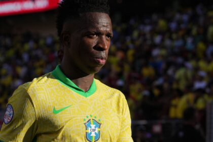 com-gol-em-todos-os-jogos-ate-agora,-vini-jr-busca-feito-raro-em-copas