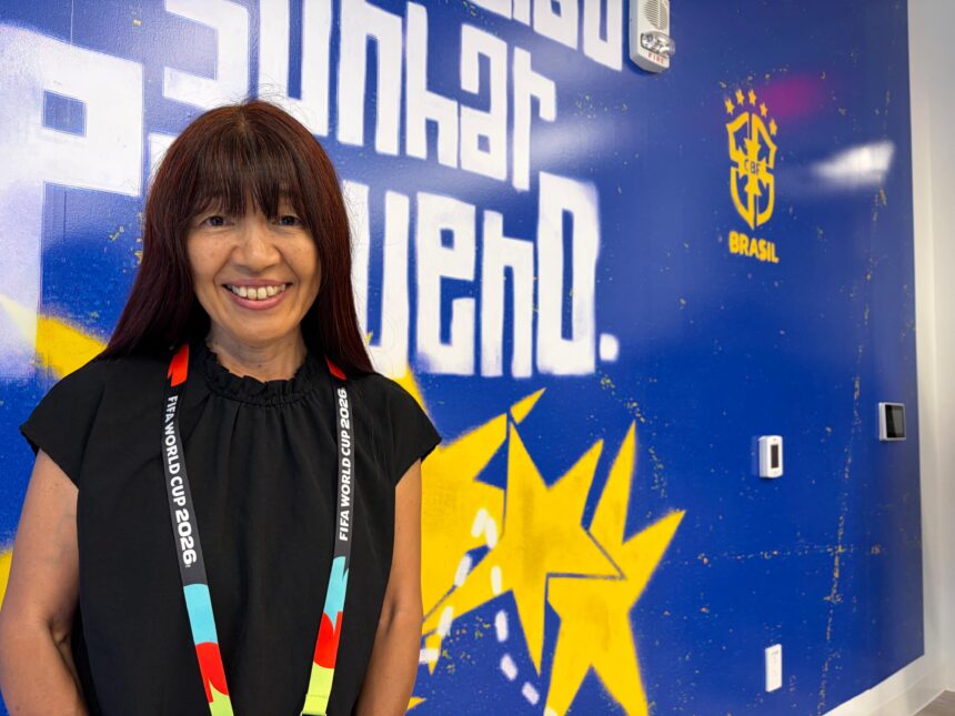 ‘amiga-do-felipao’-e-interprete-de-dunga,-quem-e-a-reporter-japonesa-que-cobre-a-selecao-desde-1998-e-e-‘adotada’-pelos-treinadores
