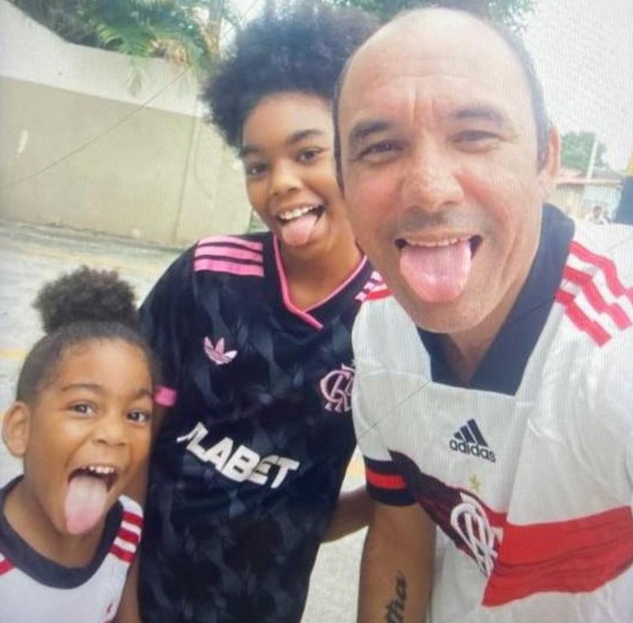 ‘ah,-minhas-filhas…-papai-ama-tanto-voces!’:-pai-de-meninas-mortas-em-desabamento-na-ilha-faz-desabafo-durante-sepultamento