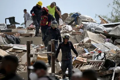 apos-terremotos-na-venezuela,-13-brasileiros-sao-resgatados-em-voo-da-fab