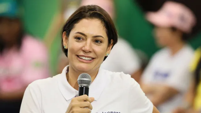 ‘noite-das-astronautas’:-michelle-bolsonaro-posta-relato-sobre-vorcaro