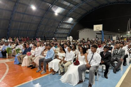 poder-judiciario-realiza-casamento-comunitario-e-oficializa-a-uniao-de-41-casais-em-nova-olinda