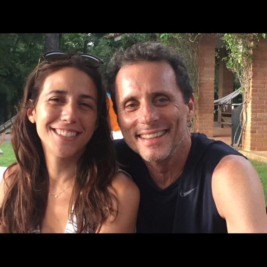 filha-parabeniza-tony-bellotto-pelos-66-anos-com-serie-de-fotos-juntos;-veja