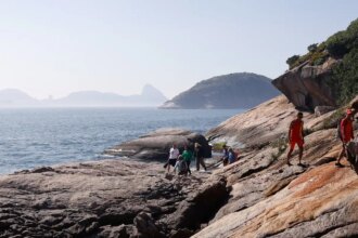 trilha-nas-ilhas-cagarras-exige-preparo-e-oferece-vista-unica-do-rio