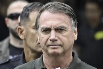 pgr-defende-bolsonaro-em-domiciliar,-mas-sem-arma-apreendida