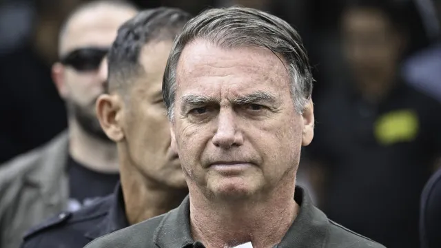 pgr-defende-bolsonaro-em-domiciliar,-mas-sem-arma-apreendida