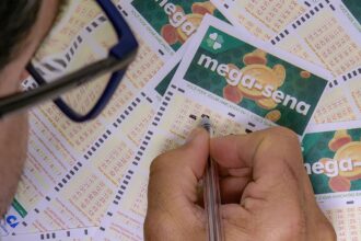 mega-sena-acumula-e-premio-principal-vai-para-r$-33-milhoes