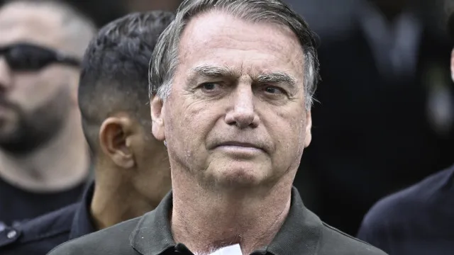 joias-sauditas-dadas-a-bolsonaro-ficarao-em-poder-da-receita,-decide-moraes