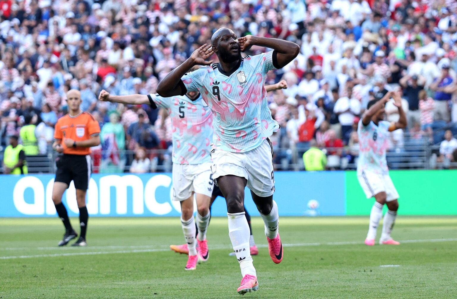 belgica-faz-sua-melhor-atuacao-na-copa-do-mundo-e-‘expulsa’-os-estados-unidos-de-balogun-para-chegar-as-quartas