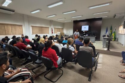 oficina-de-pais-e-filhos-na-comarca-de-itaguatins-busca-fortalecer-vinculos-familiares-de-100-participantes 