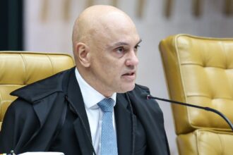 por-ordem-de-moraes,-pf-faz-busca-por-armas-na-casa-de-bolsonaro