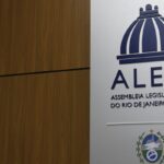 deputados-do-rj-aprovam-tornozeleira-rosa-para-agressores-de-mulheres