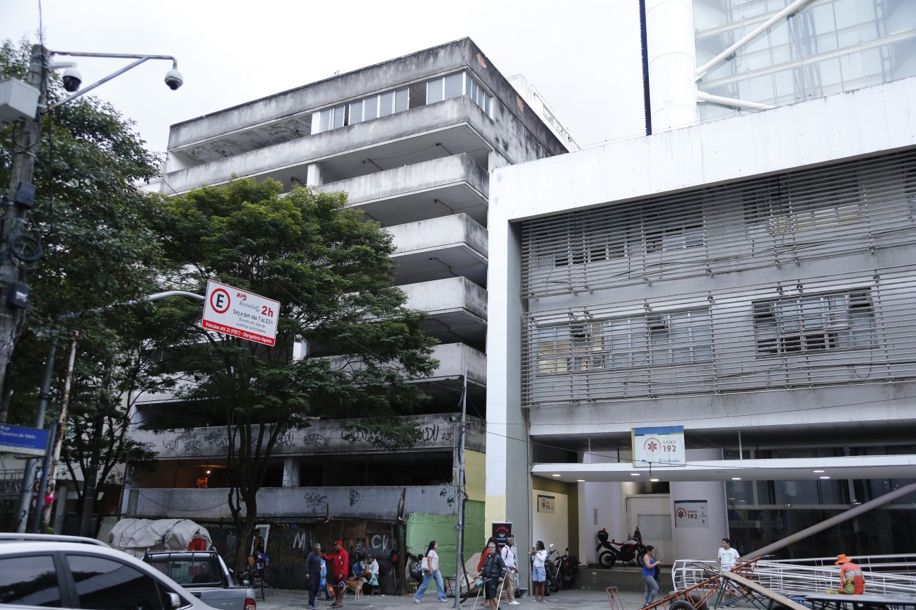 desordem-na-praia:-prefeitura-do-rio-criara-dois-depositos-publicos;-espacos-clandestinos-cobram-r$-50-por-carrinho-guardado