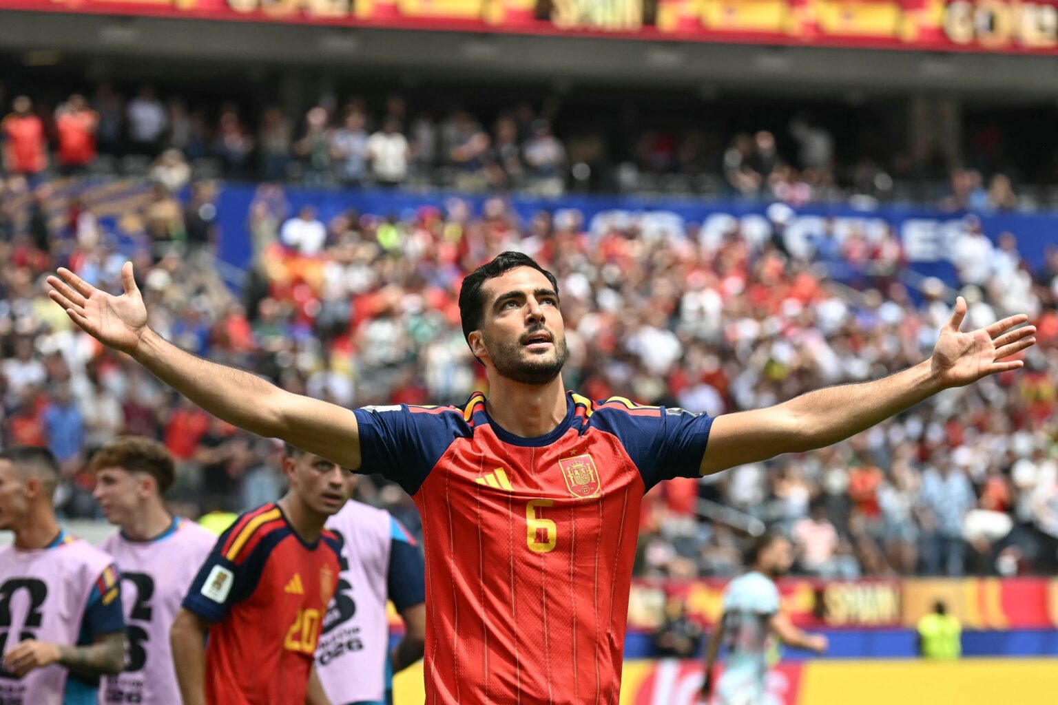 ‘eu-teria-ido-buscar-o-mikel-em-casa-e-o-carregado-nos-bracos’:-insistencia-de-luis-de-la-fuente-em-merino-salva-a-espanha