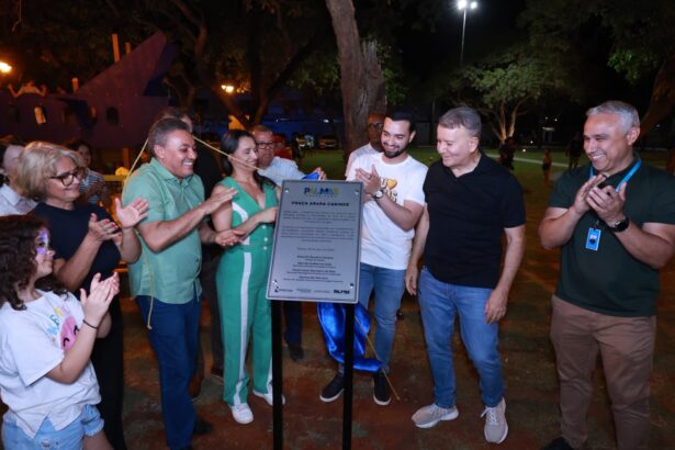prefeito-eduardo-siqueira-campos-entrega-revitalizacao-completa-da-praca-arara-caninde,-na-arso-42