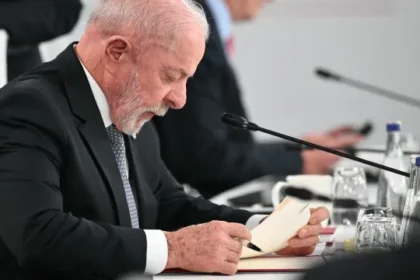 lula-trata-minerais-criticos-como-novo-pre-sal,-e-governo-avalia-entrada-de-bndes-e-petrobras-em-empresas-do-setor
