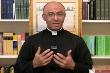 quem-e-o-padre-brasileiro-que-desafia-vaticano-e-se-rebelou-apos-excomunhao