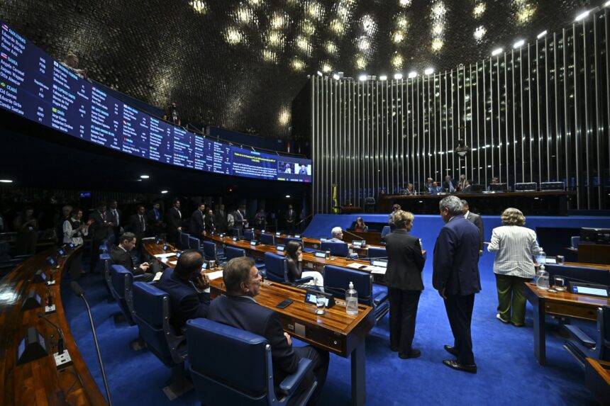 pec-14/2021:-alcolumbre-diz-que-dara-tempo-para-governo-negociar-texto,-mas-evita-dar-prazo-para-promulgacao