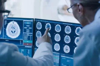 quais-medicos-os-homens-devem-procurar-em-cada-fase-da-vida?