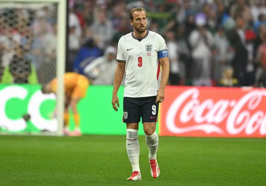 kane,-da-inglaterra,-agradece-o-apoio-de-torcedores,-mas-revela-dor-apos-eliminacao-da-copa:-‘sensacao-de-vazio-no-estomago
