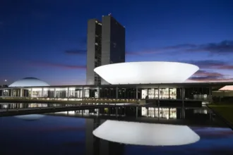 pec-que-preve-substituicao-da-contribuicao-de-20%-sobre-folha-de-pagamento-por-aliquota-sobre-faturamento-avanca-no-senado