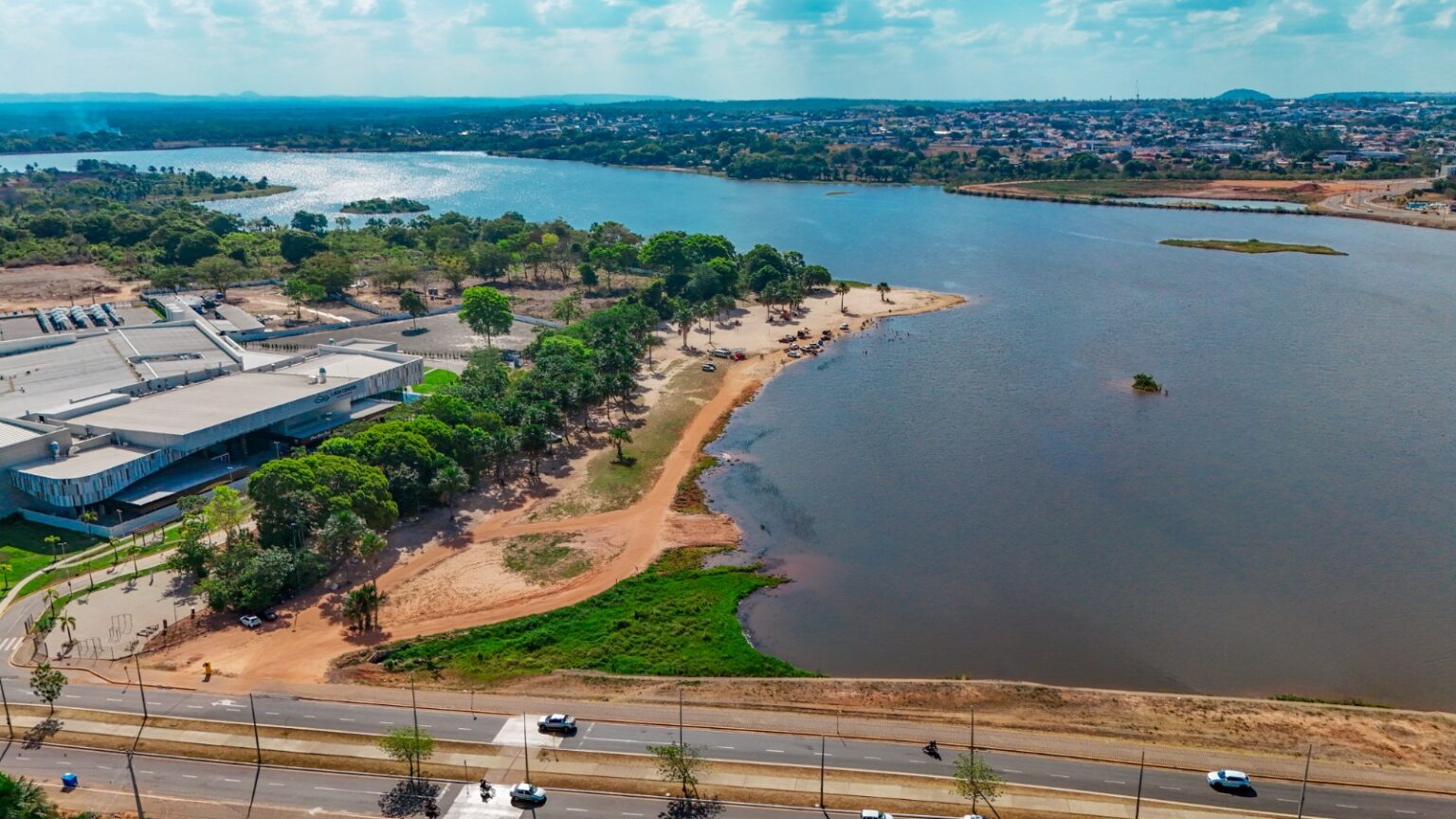 prainha-da-via-lago-permanece-propria-para-banho-apos-chuvas,-mas-prefeitura-orienta-evitar-entrar-na-agua-ate-que-turbidez-diminua