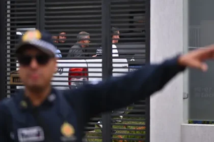 supremo-mantem-prisao-domiciliar-de-bolsonaro,-mas-endurece-restricoes