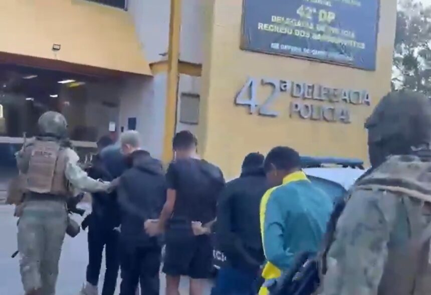 bope-prende-seis-suspeitos-apos-operacao-na-comunidade-pombo-sem-asa,-em-vargem-grande