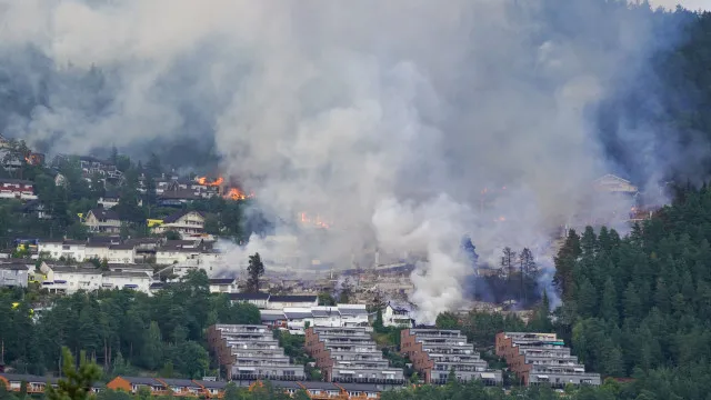 mais-de-100-casas-“totalmente-destruidas”-em-incendio-na-noruega