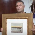 turista-encontra-quadro-abandonado-em-rua,-leva-para-casa-e-descobre-que-ele-vale-r$-880-mil