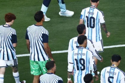 argentina-vira-as-costas-para-a-espanha-durante-entrega-da-taca