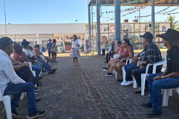 cras-javae-promove-atividade-sobre-emocoes-com-grupo-de-idosos