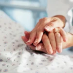 alzheimer-de-inicio-precoce-levou-influenciadora-canadense-a-morte-assistida
