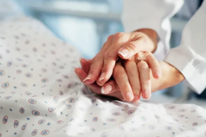 alzheimer-de-inicio-precoce-levou-influenciadora-canadense-a-morte-assistida