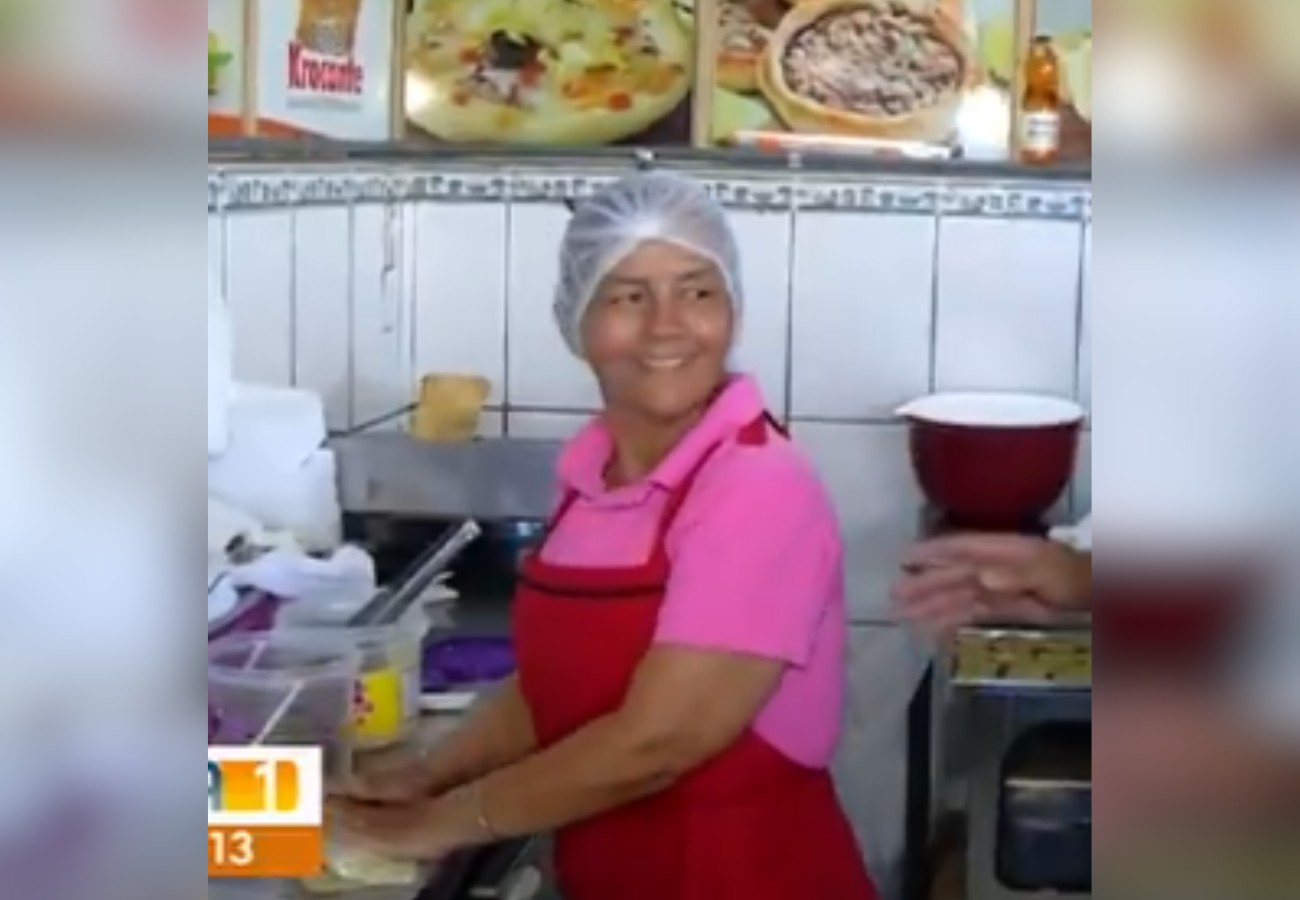 conheca-a-mae-que-vende-pasteis-para-pagar-faculdade-de-medicina-das-filhas