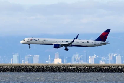 avioes-da-delta-air-lines-entram-em-rota-de-colisao-em-aeroporto-dos-eua