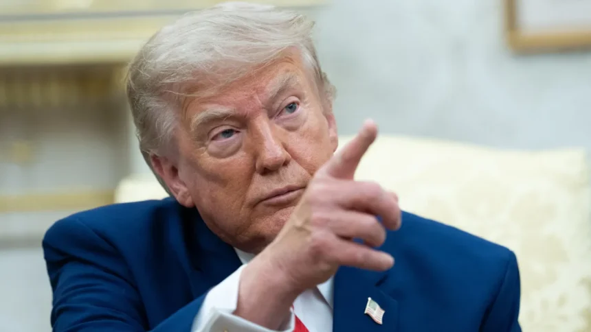 trump-diz-que-‘terrivel’-crise-migratoria-da-espanha-e-um-alerta-para-eua