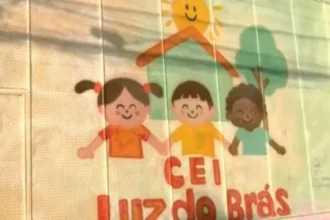 bebe-morre-apos-ficar-com-a-cabeca-presa-em-grade-de-creche