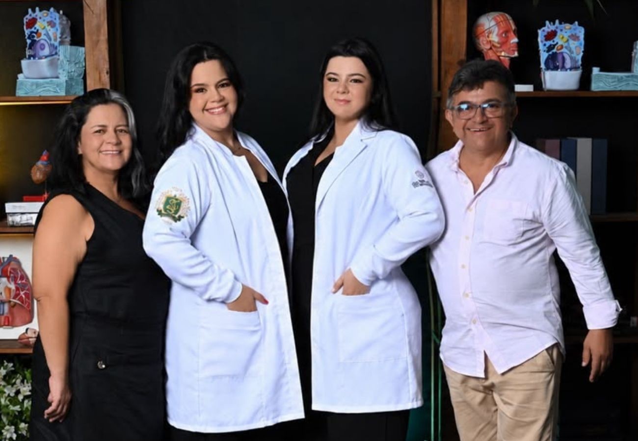 filhas-de-feirante-que-vende-pastel-para-custear-faculdade-de-medicina-planejam-futuro-na-profissao