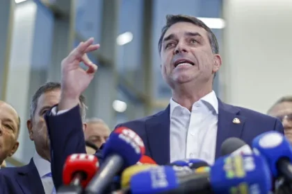 flavio-bolsonaro:-queremos-reduzir-maioridade-de-agressores-de-mulheres