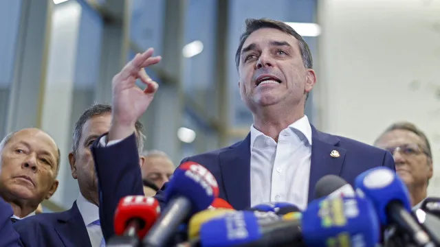 flavio-bolsonaro:-queremos-reduzir-maioridade-de-agressores-de-mulheres