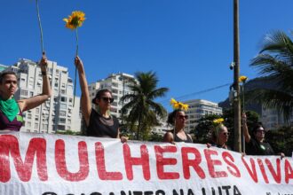 mulheres-vao-as-ruas-pela-votacao-do-pl-da-misoginia